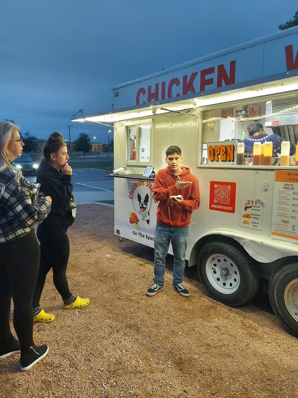 Wings On the spot | restaurant | 12275 Potranco Rd, San Antonio, TX 78253, USA | 2109544982 OR +1 210-954-4982