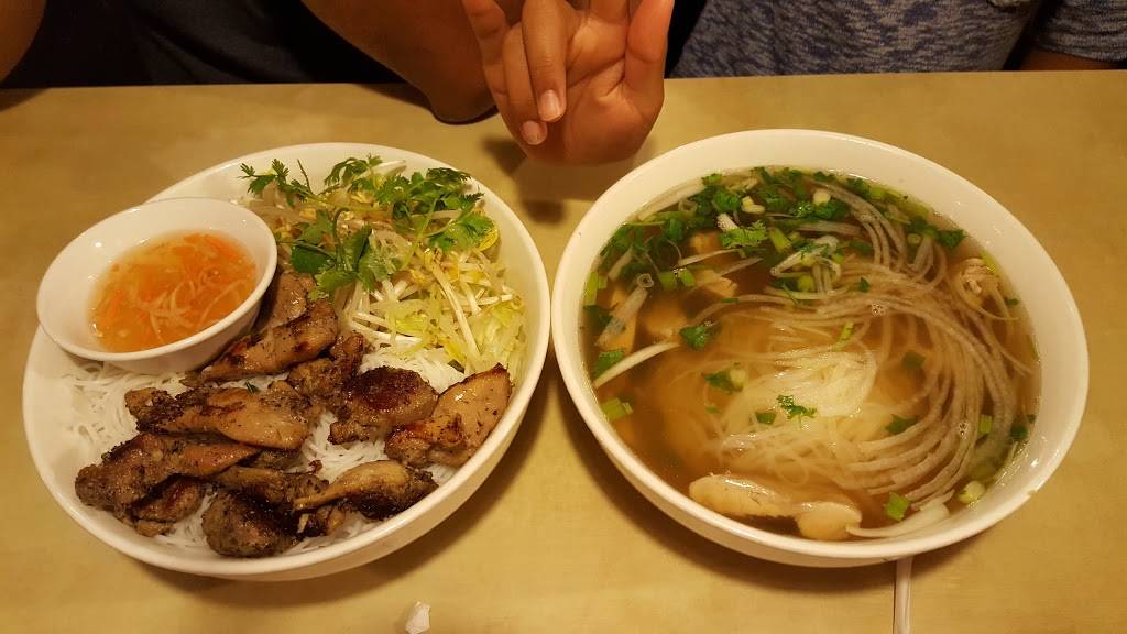 Pho Lucky - Novi | restaurant | 39777 Grand River Ave, Novi, MI 48375, USA | 2484429255 OR +1 248-442-9255