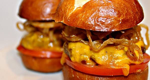 ROCKS lakeview | restaurant | 3463 N Broadway, Chicago, IL 60657, USA | 7734720493 OR +1 773-472-0493