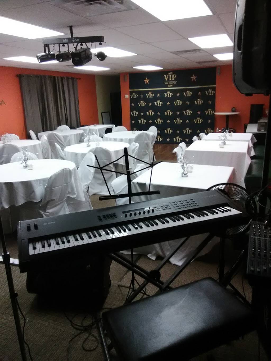 One More Grill & Pub | restaurant | 3636 Bush River Rd, Columbia, SC 29210, USA | 8037727711 OR +1 803-772-7711