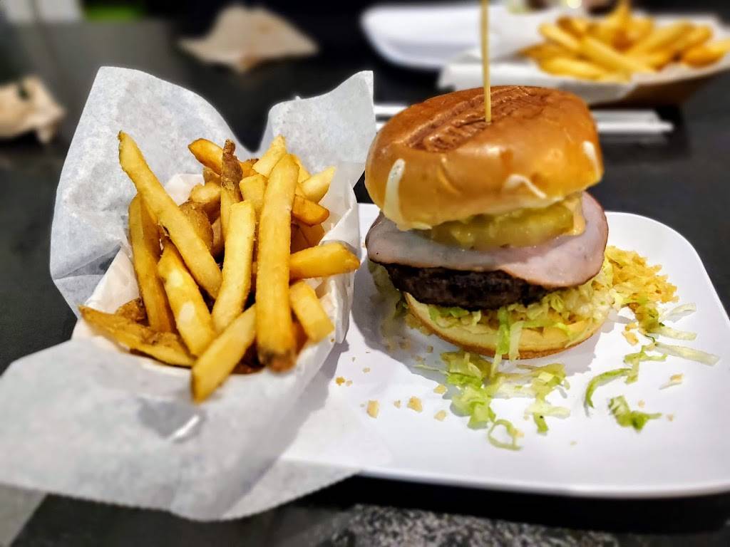 Los Verdes Country walk | restaurant | 15455 SW 137th Ave, Miami, FL 33177, USA | 3052359516 OR +1 305-235-9516