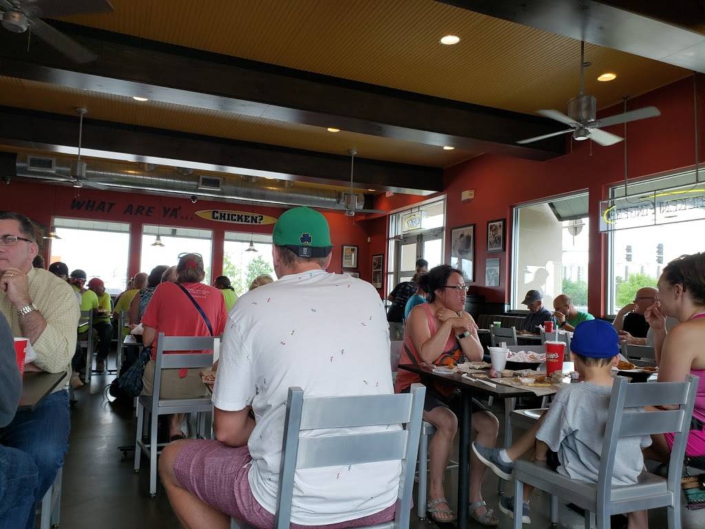 Raising Canes Chicken Fingers | meal takeaway | 2820 Cornhusker Hwy, Lincoln, NE 68504, USA | 4024135100 OR +1 402-413-5100