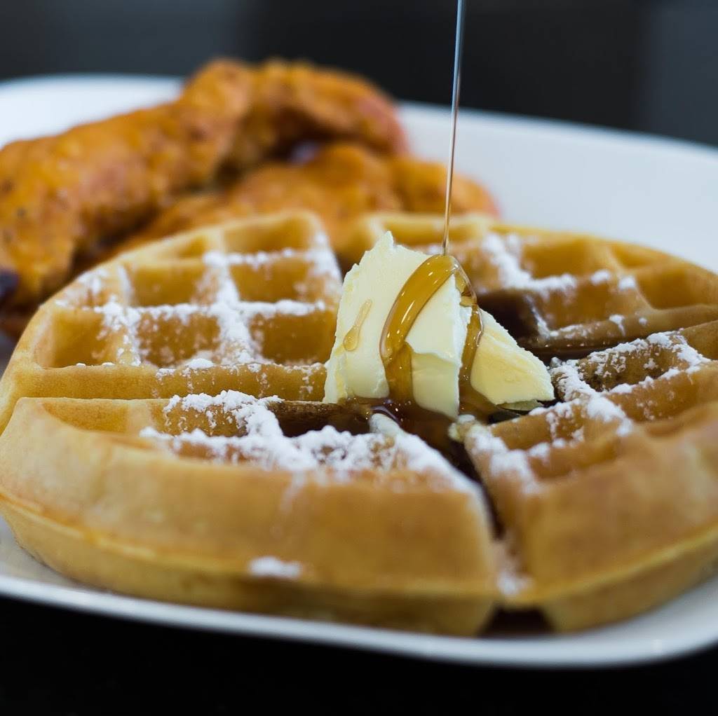 Crown Fried Chicken & Waffle House | restaurant | 3005 Leonardtown Rd, Waldorf, MD 20601, USA | 3015905151 OR +1 301-590-5151