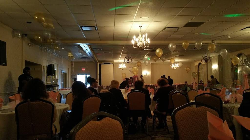 EZ Lounge | restaurant | 68 Crystal Run Rd, Middletown, NY 10941, USA | 8456926900 OR +1 845-692-6900