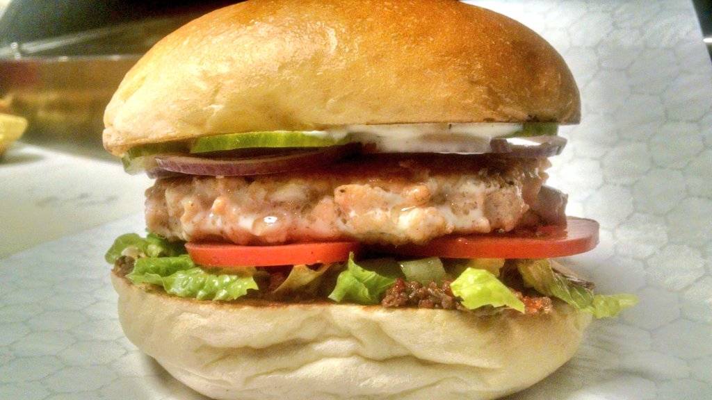 Spot Gourmet Burgers | restaurant | 2821 W Girard Ave, Philadelphia, PA 19130, USA | 2679307370 OR +1 267-930-7370