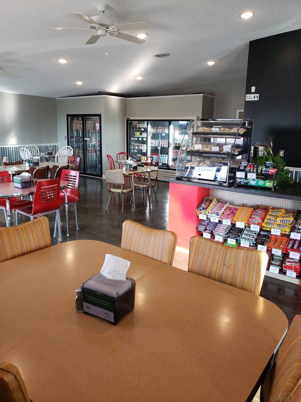 The Oil Press | restaurant | 70197 130th St, Zearing, IA 50278, USA | 5156208629 OR +1 515-620-8629