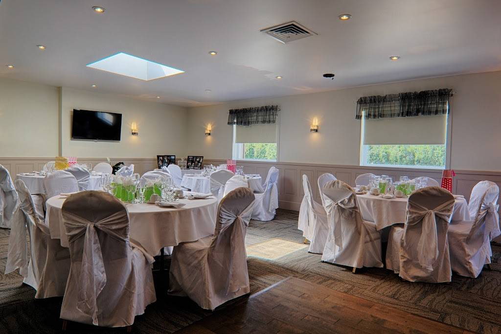 Restaurant & Bar Le Ste Rose | restaurant | 451 Boulevard Curé-Labelle, Fabreville, QC H7P 2P3, Canada | 4506250707 OR +1 450-625-0707