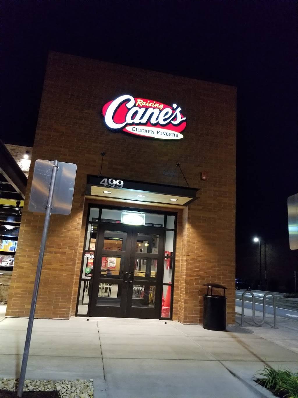 Raising Canes Chicken Fingers | meal takeaway | 499 Roosevelt Rd, Glen Ellyn, IL 60137, USA | 8665522637 OR +1 866-552-2637