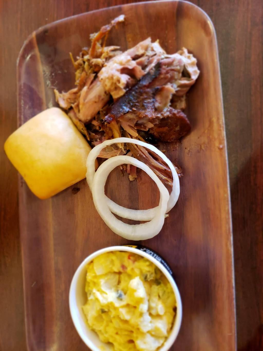 Dickeys Barbecue Pit | restaurant | 21853 Ventura Blvd, Woodland Hills, CA 91364, USA | 8183139700 OR +1 818-313-9700