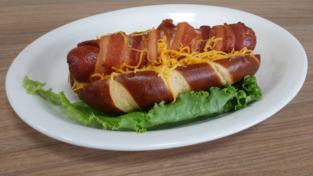 Village Gourmet Hot Dogs | restaurant | 449 N Wayne Rd, Westland, MI 48185, USA | 7347299555 OR +1 734-729-9555