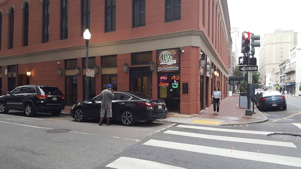 Viet Orleans Bistro | restaurant | 300 Baronne St, New Orleans, LA 70112, USA | 5043336917 OR +1 504-333-6917
