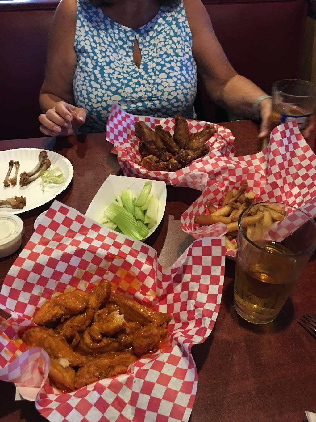 Wings N Ale | restaurant | 154 Ellis Ave, Lexington, SC 29072, USA | 8033594475 OR +1 803-359-4475