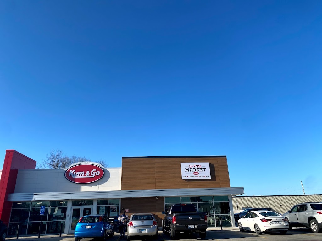 Kum & Go | meal takeaway | 2963 E Division St, Springfield, MO 65803, USA | 4178661424 OR +1 417-866-1424