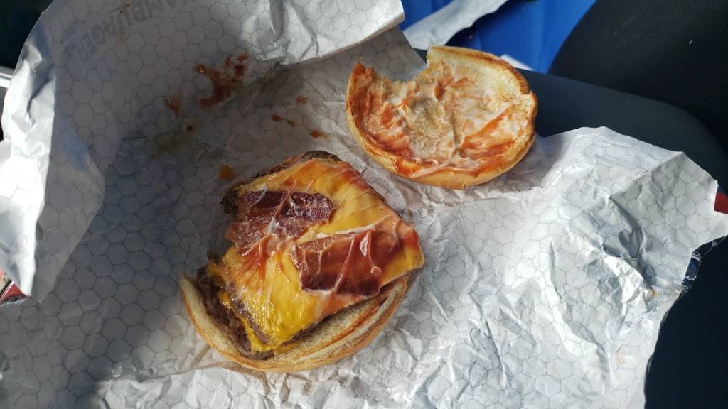 Wendys | restaurant | 820 Richmond Rd, Richmond Heights, OH 44143, USA | 2165863954 OR +1 216-586-3954