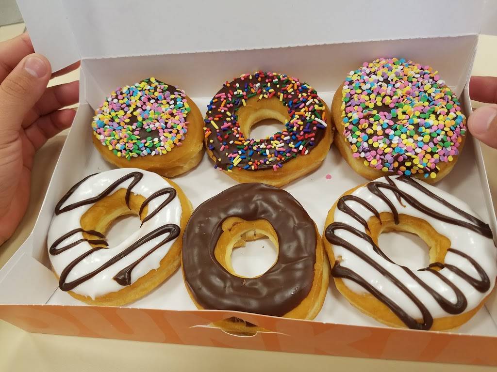 Dunkin | bakery | 429 Ridge Rd, Fern Park, FL 32730, USA | 4072615608 OR +1 407-261-5608