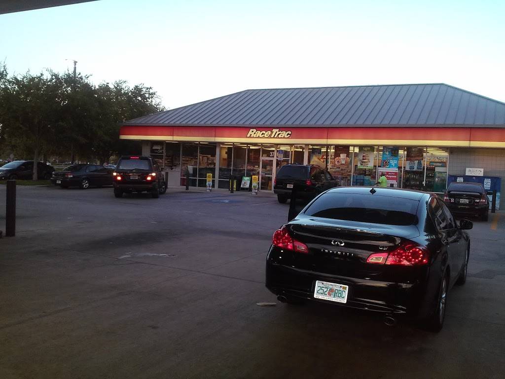 RaceTrac | bakery | 3760 S Orlando Dr, Sanford, FL 32773, USA | 4073304555 OR +1 407-330-4555