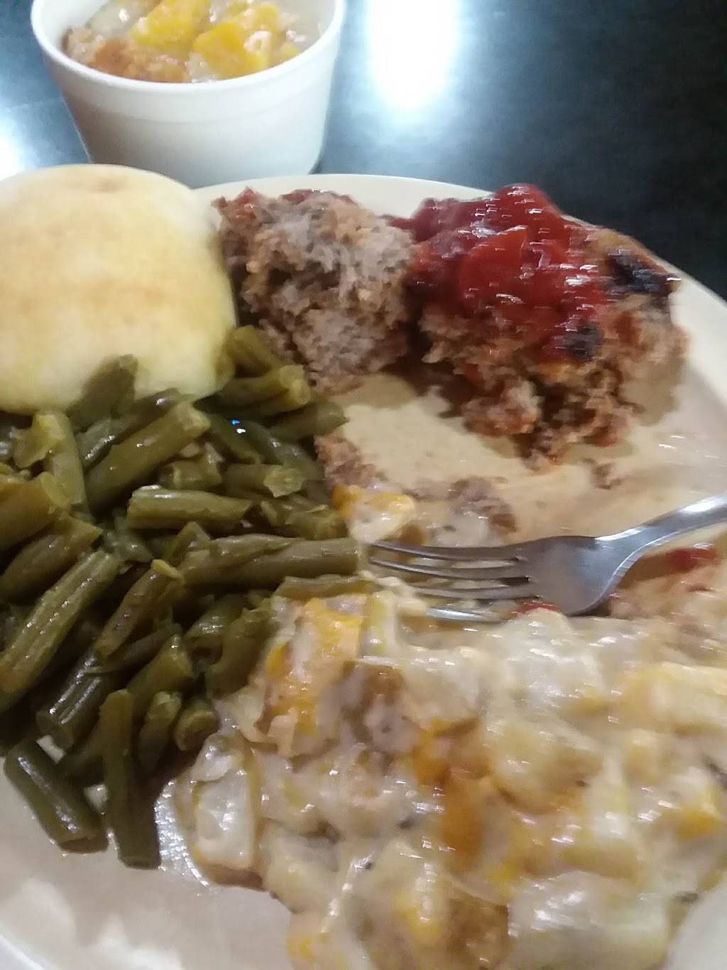 K C s Farmhouse Restaurant | restaurant | 93 College Drive, Lexington, TN 38351, USA | 7312499236 OR +1 731-249-9236