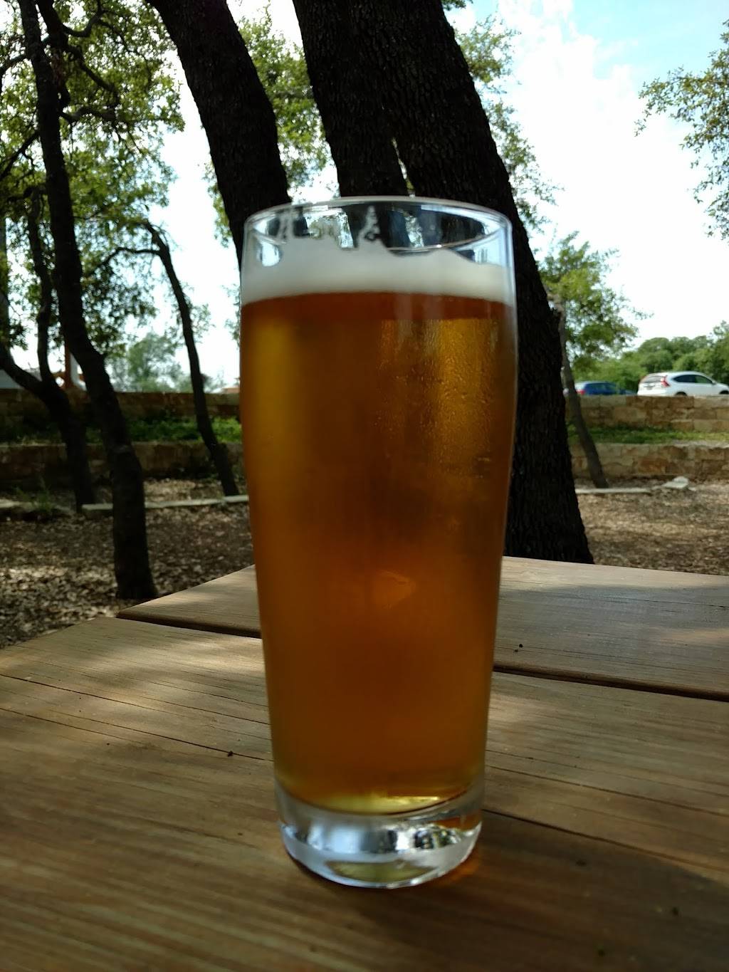 Live Oak Brewing Company | restaurant | 1615 Crozier Ln, Del Valle, TX 78617, USA | 5123852299 OR +1 512-385-2299