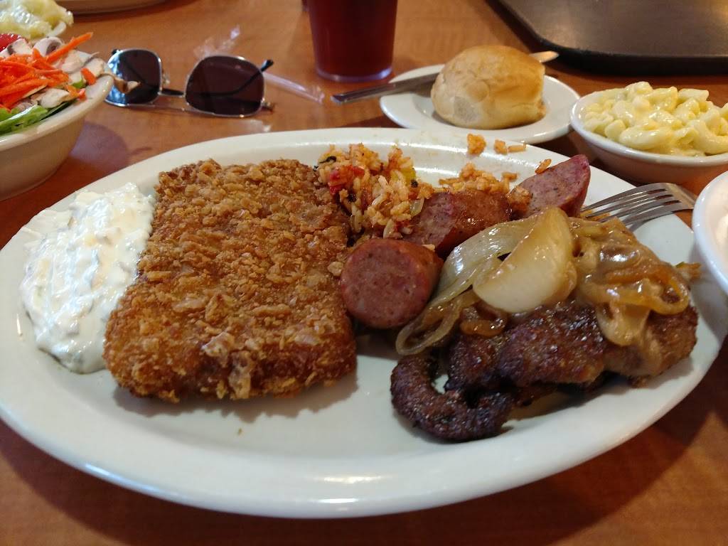 Lubys | restaurant | 5307 Walzem Rd, San Antonio, TX 78218, USA | 2106567813 OR +1 210-656-7813