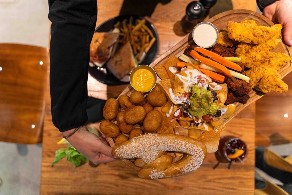 Between the Rinks | restaurant | 888 Ridge Valley, Irvine, CA 92618, USA | 9497741621 OR +1 949-774-1621