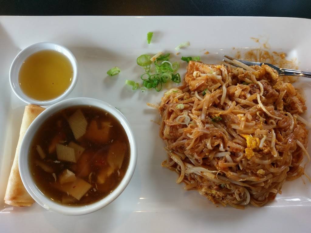 Kitchener Red Ginger Modern Thai+Viet Cuisine | restaurant | 465 Highland Rd W, Kitchener, ON N2M 5C6, Canada | 5199548088 OR +1 519-954-8088