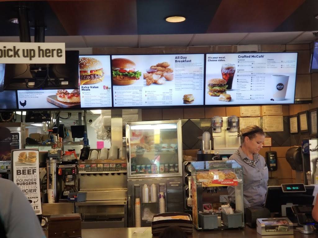 McDonalds | restaurant | 3205 S Garland Ave, Garland, TX 75041, USA | 9722718016 OR +1 972-271-8016