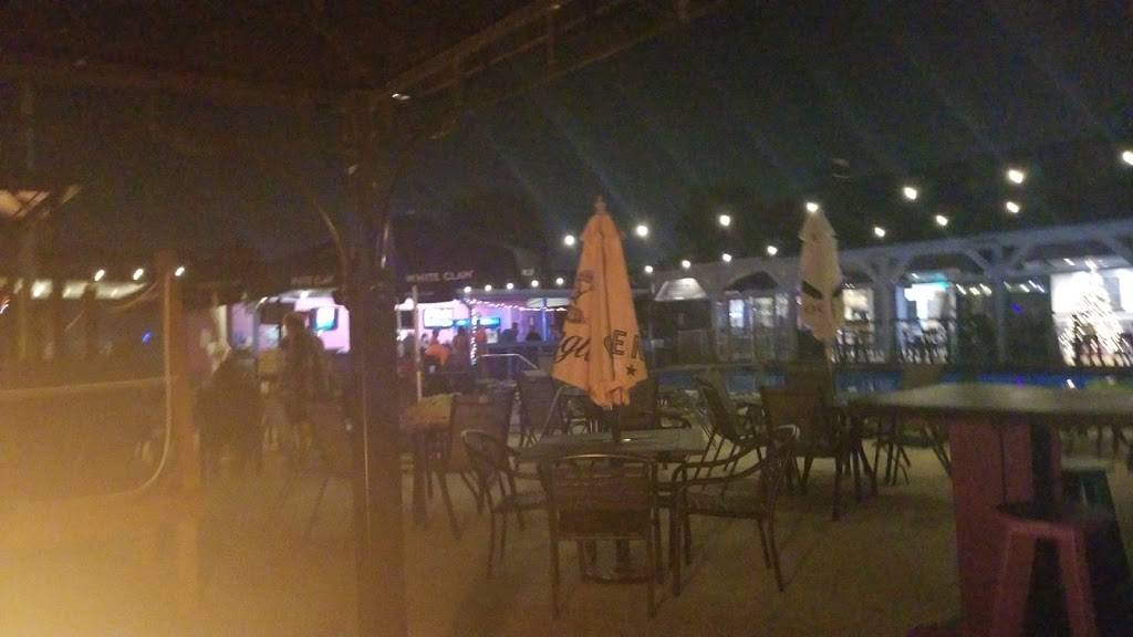 Otters on the River | restaurant | 4380 Carraway Pl, Sanford, FL 32771, USA | 4076366300 OR +1 407-636-6300