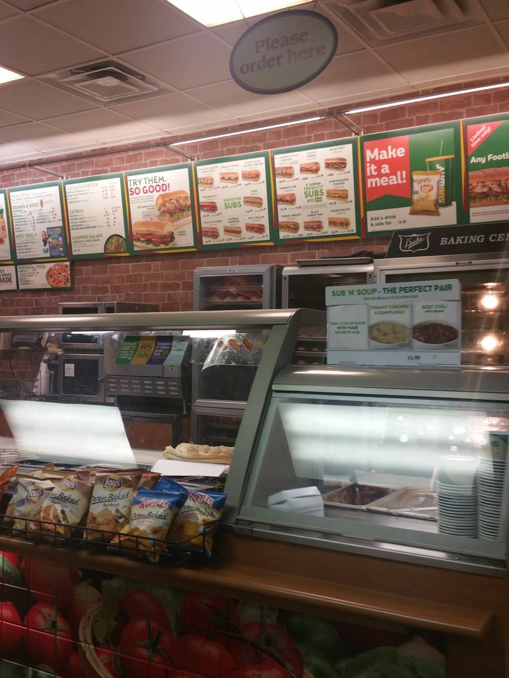 Subway | restaurant | 928 N Mulberry St, Elizabethtown, KY 42701, USA | 2707377336 OR +1 270-737-7336