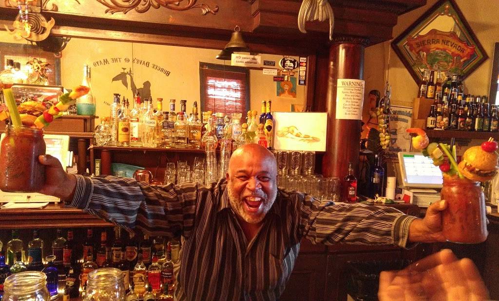 Burgee Daves At The Mayo | restaurant | 15315 Cleveland Ave, Camptonville, CA 95922, USA | 5302883301 OR +1 530-288-3301