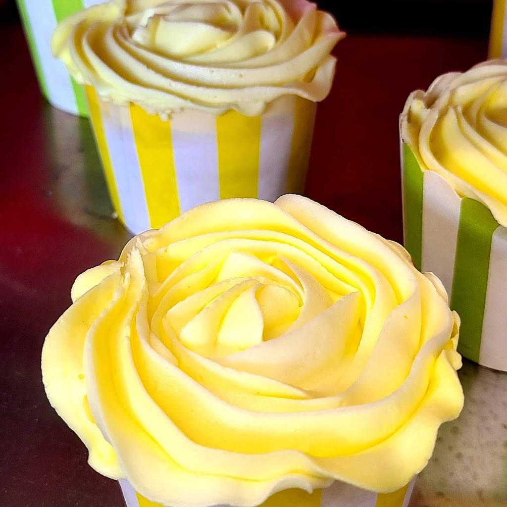 Kickn Kupcakes | restaurant | 411 FM2325, Wimberley, TX 78676, USA | 5128427686 OR +1 512-842-7686