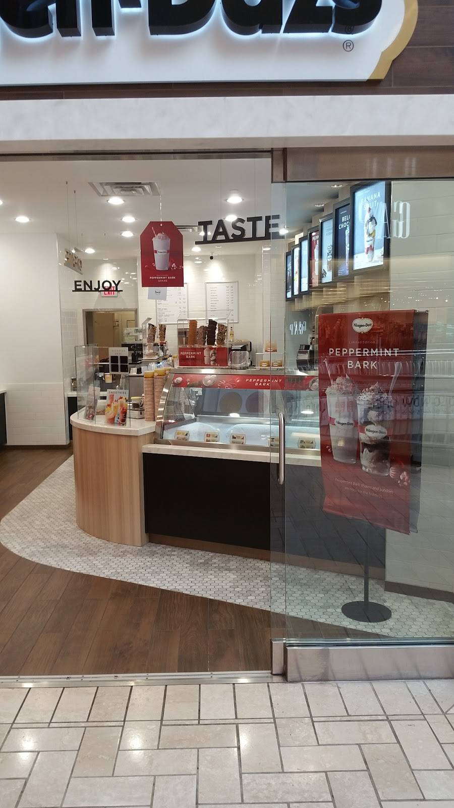 Häagen-Dazs | restaurant | 1961 Chain Bridge Rd, McLean, VA 22102, USA | 7037120882 OR +1 703-712-0882