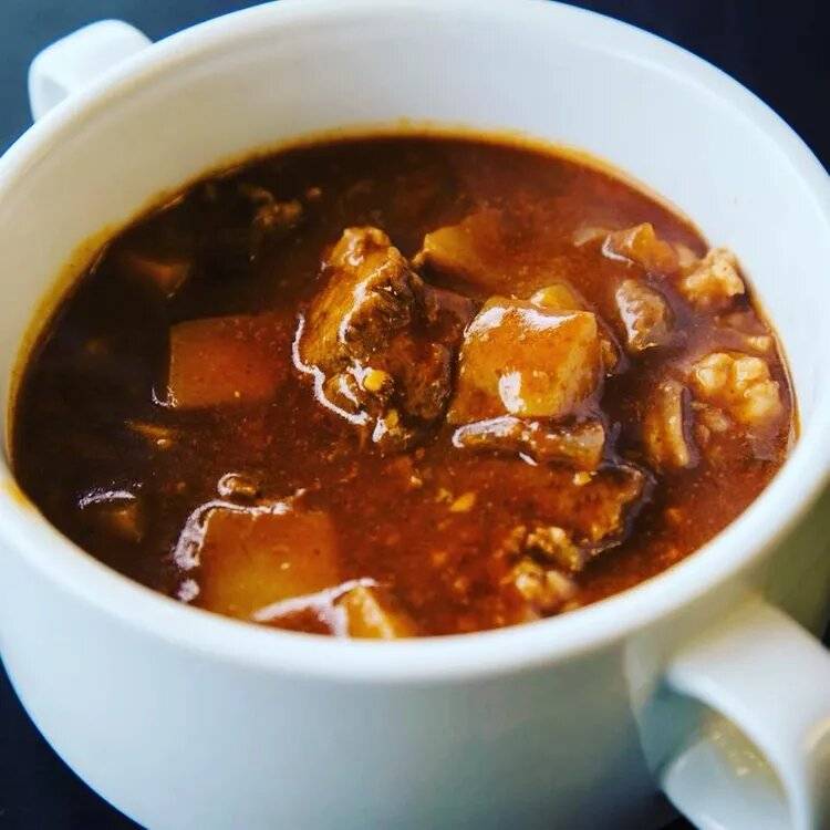 Chau Haus Kalamazoo | restaurant | 7000 Stadium Dr, Kalamazoo, MI 49009, USA | 2693536620 OR +1 269-353-6620