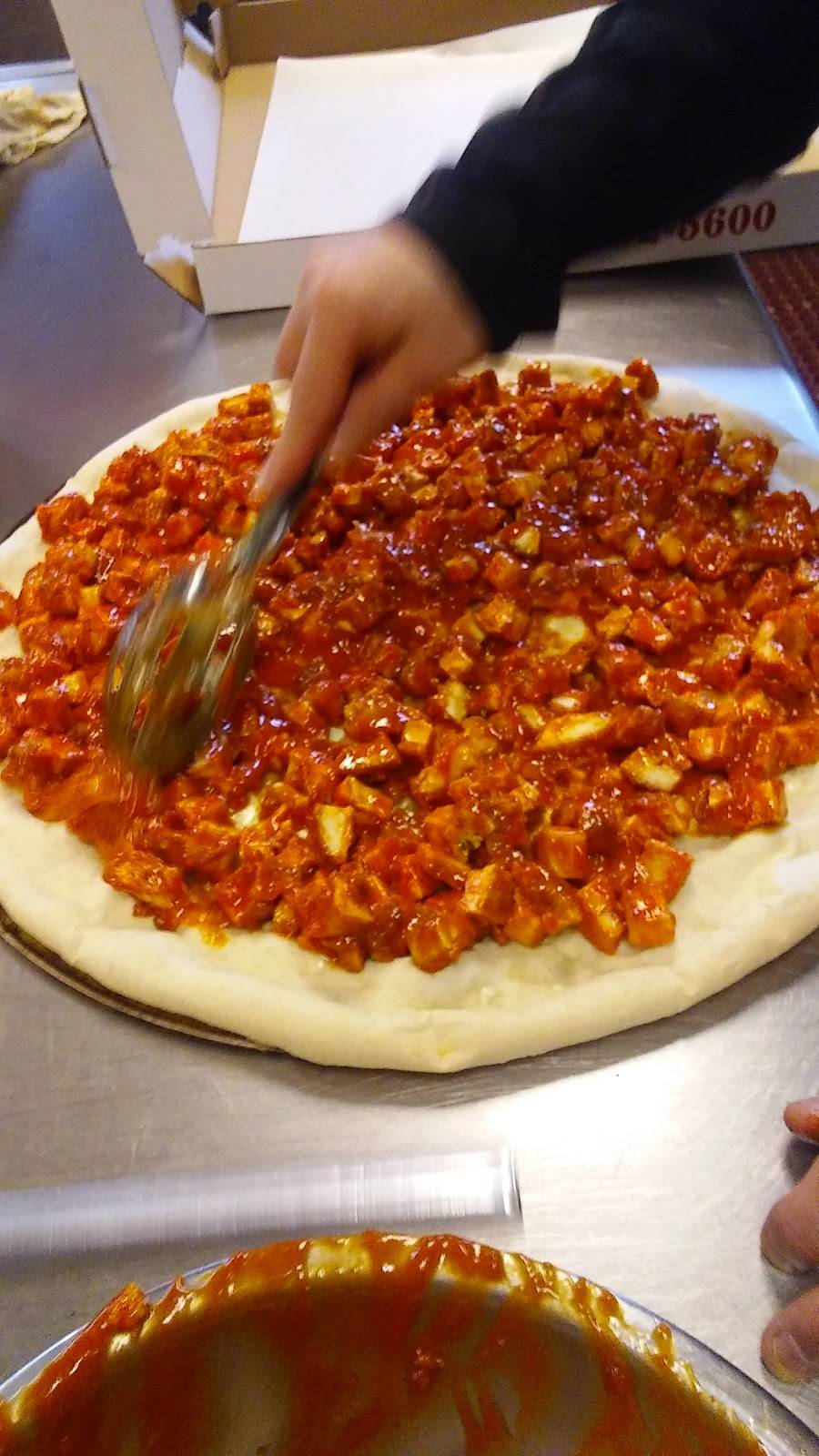 Furcis Pizza Inc | restaurant | 271 Snedecor Ave, Bayport, NY 11705, USA | 6314725600 OR +1 631-472-5600