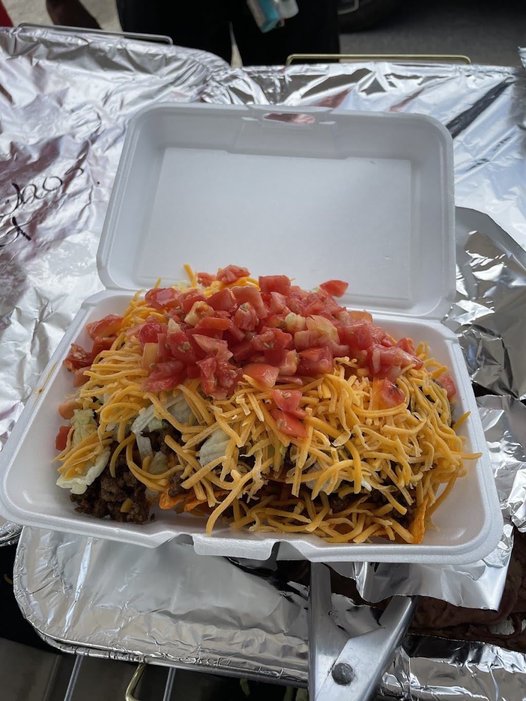 Kims eats and treats | restaurant | 14851 Gratiot Ave, Detroit, MI 48205, USA | 3133320844 OR +1 313-332-0844