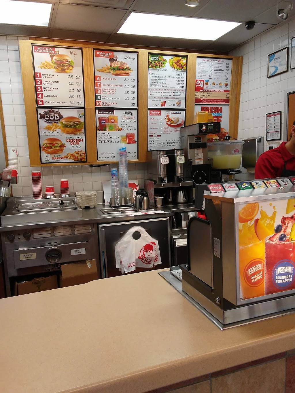 Wendys | restaurant | 3501 N Mesa St, El Paso, TX 79902, USA | 9155338031 OR +1 915-533-8031