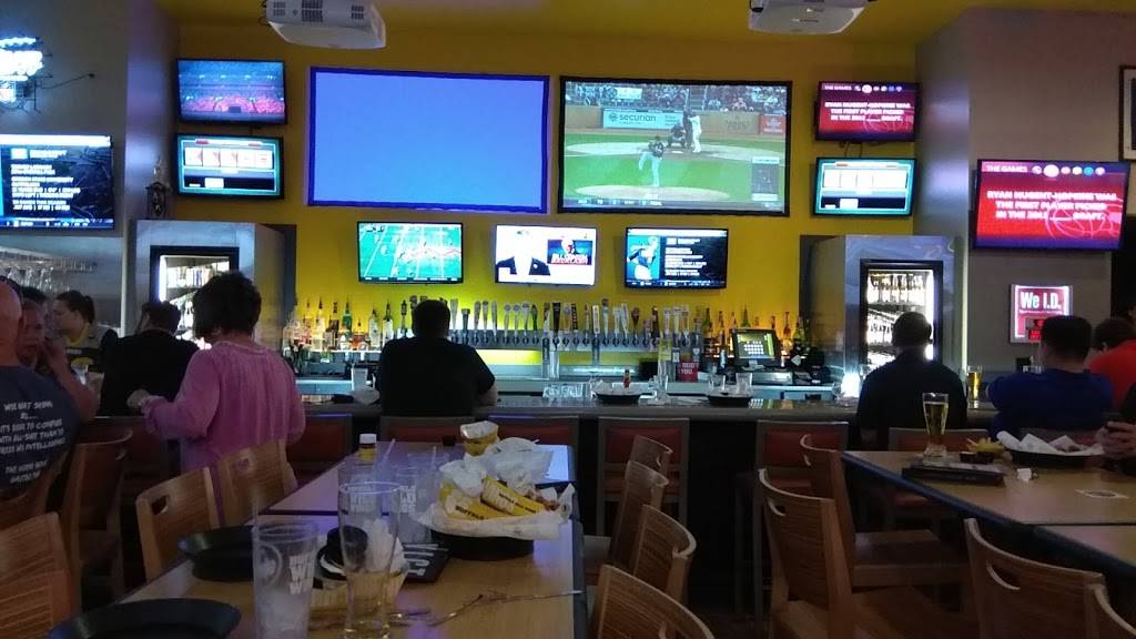 Buffalo Wild Wings | meal takeaway | 1690 SE Delaware Ave #117, Ankeny, IA 50021, USA | 5159641029 OR +1 515-964-1029