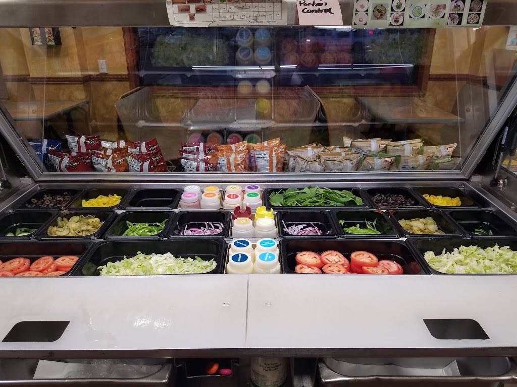 Subway | restaurant | 1636 N County Line St, Fostoria, OH 44830, USA | 4194358511 OR +1 419-435-8511