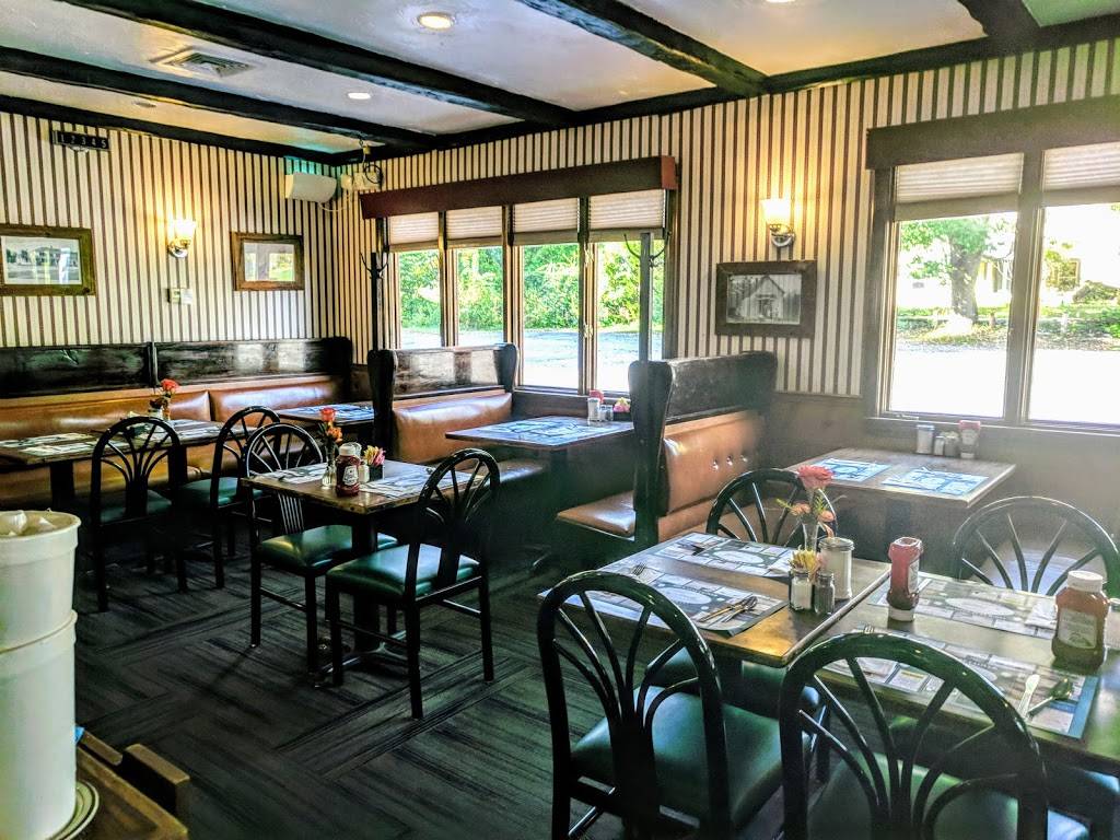 Four Leaf Clover | restaurant | 19 South St, Bernardston, MA 01337, USA | 4136489514 OR +1 413-648-9514