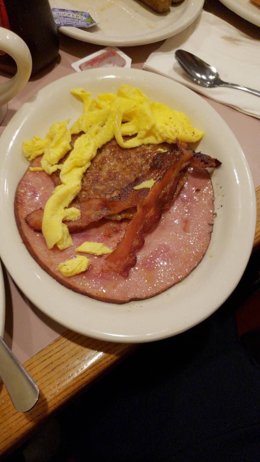 Als Family Diner | restaurant | 500 Merrimack St, Methuen, MA 01844, USA | 9786830920 OR +1 978-683-0920