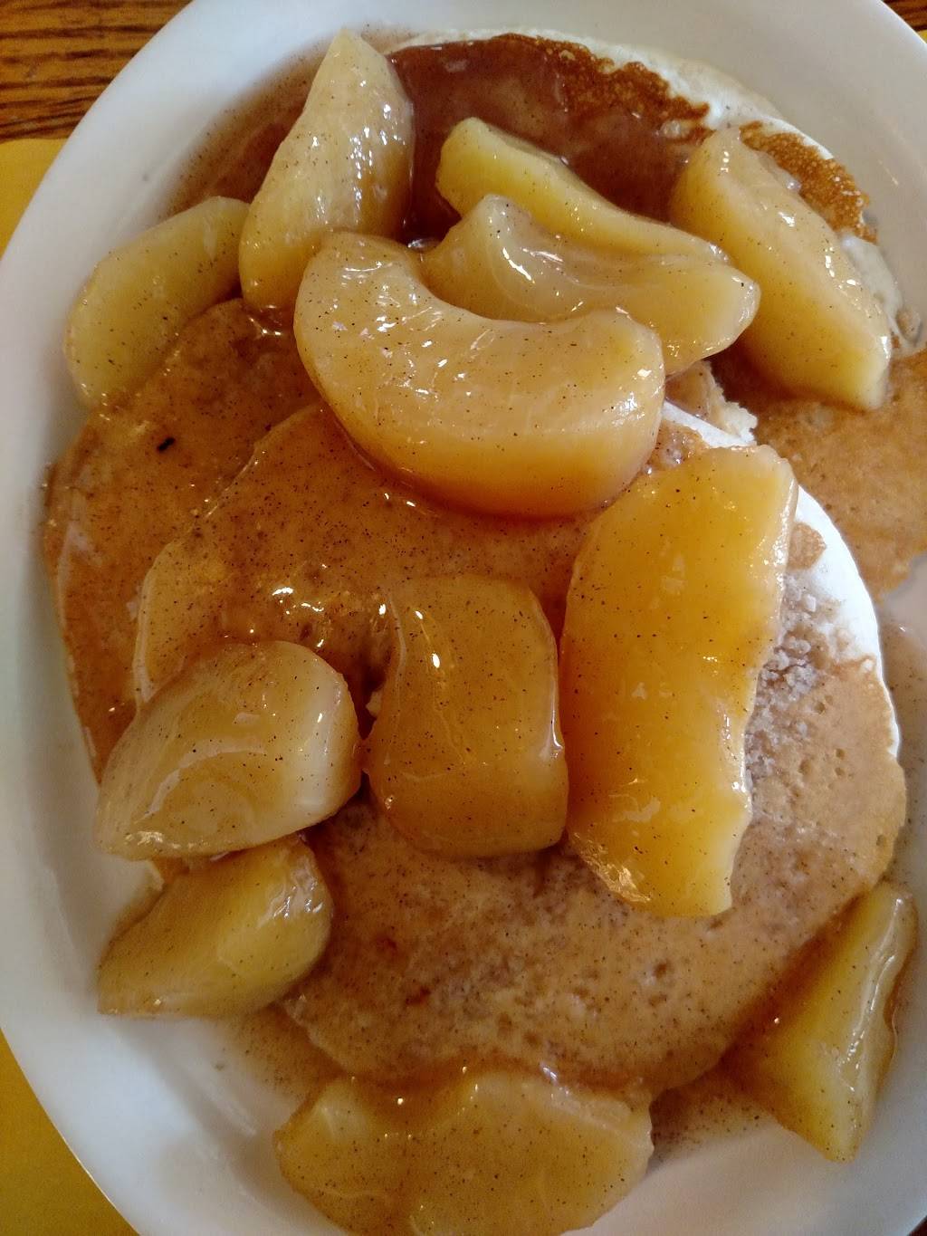 Moms Restaurant | restaurant | 36 John Ringo Rd, Ringoes, NJ 08551, USA | 9087828025 OR +1 908-782-8025