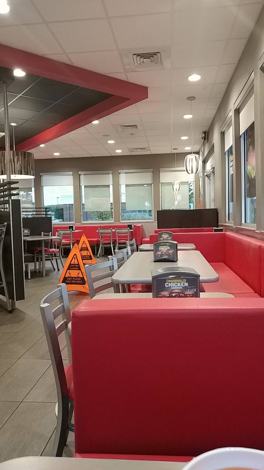 Hardees | restaurant | 1039 W Main St, Lebanon, TN 37087, USA | 6154448241 OR +1 615-444-8241