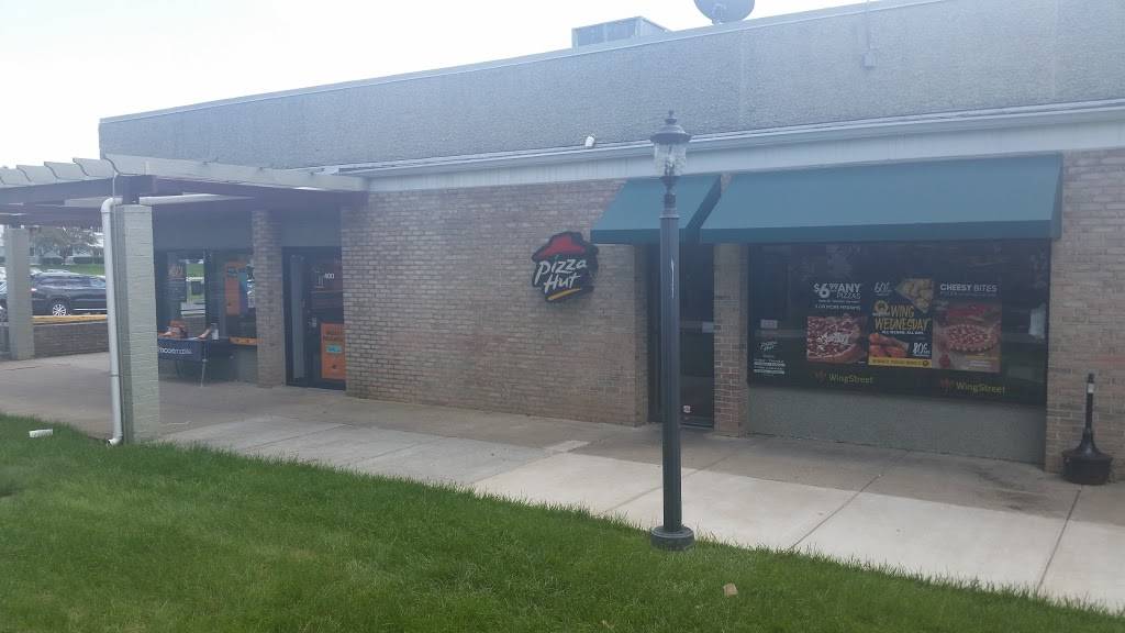 Pizza Hut | restaurant | 402 S Sterling Blvd #16, Sterling, VA 20164, USA | 7034444500 OR +1 703-444-4500