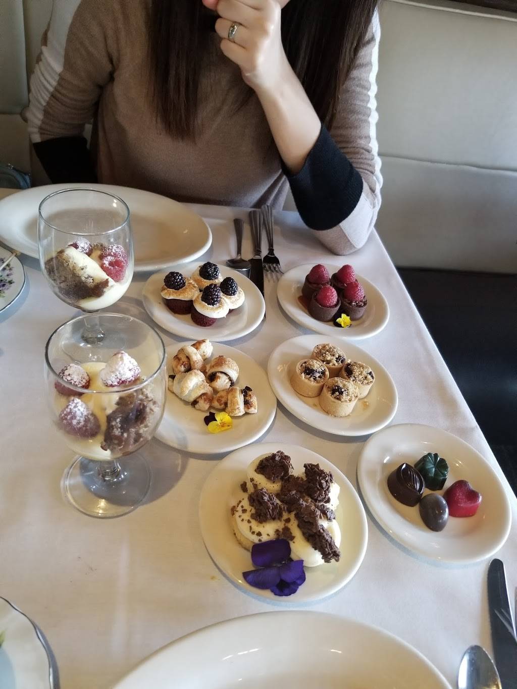 Stonehorse Cafe | restaurant | 1748 Utica Square, Tulsa, OK 74114, USA | 9187127470 OR +1 918-712-7470