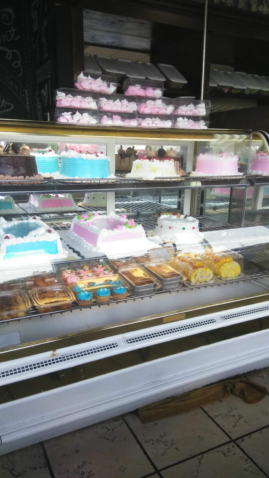 Las Delicias Bakery | bakery | 610 E 9th St, Hialeah, FL 33010, USA | 3058873555 OR +1 305-887-3555