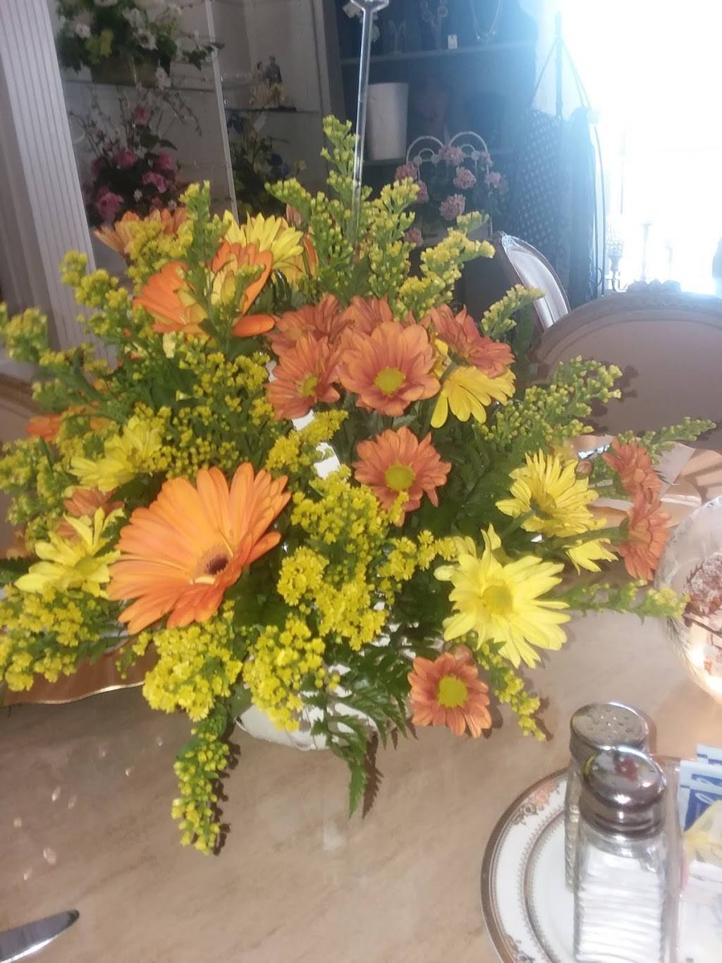 Upstairs at the Mansion | restaurant | 118 W North St, Sweetwater, TN 37874, USA | 4233714100 OR +1 423-371-4100