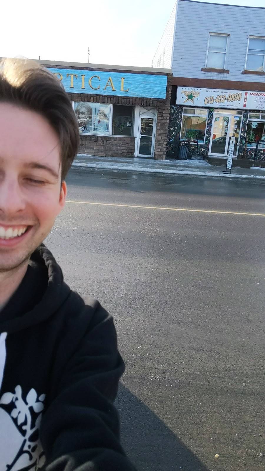 Renfrew Pizzaria | restaurant | 98 Raglan St S, Renfrew, ON K7V 1P8, Canada | 6134329898 OR +1 613-432-9898