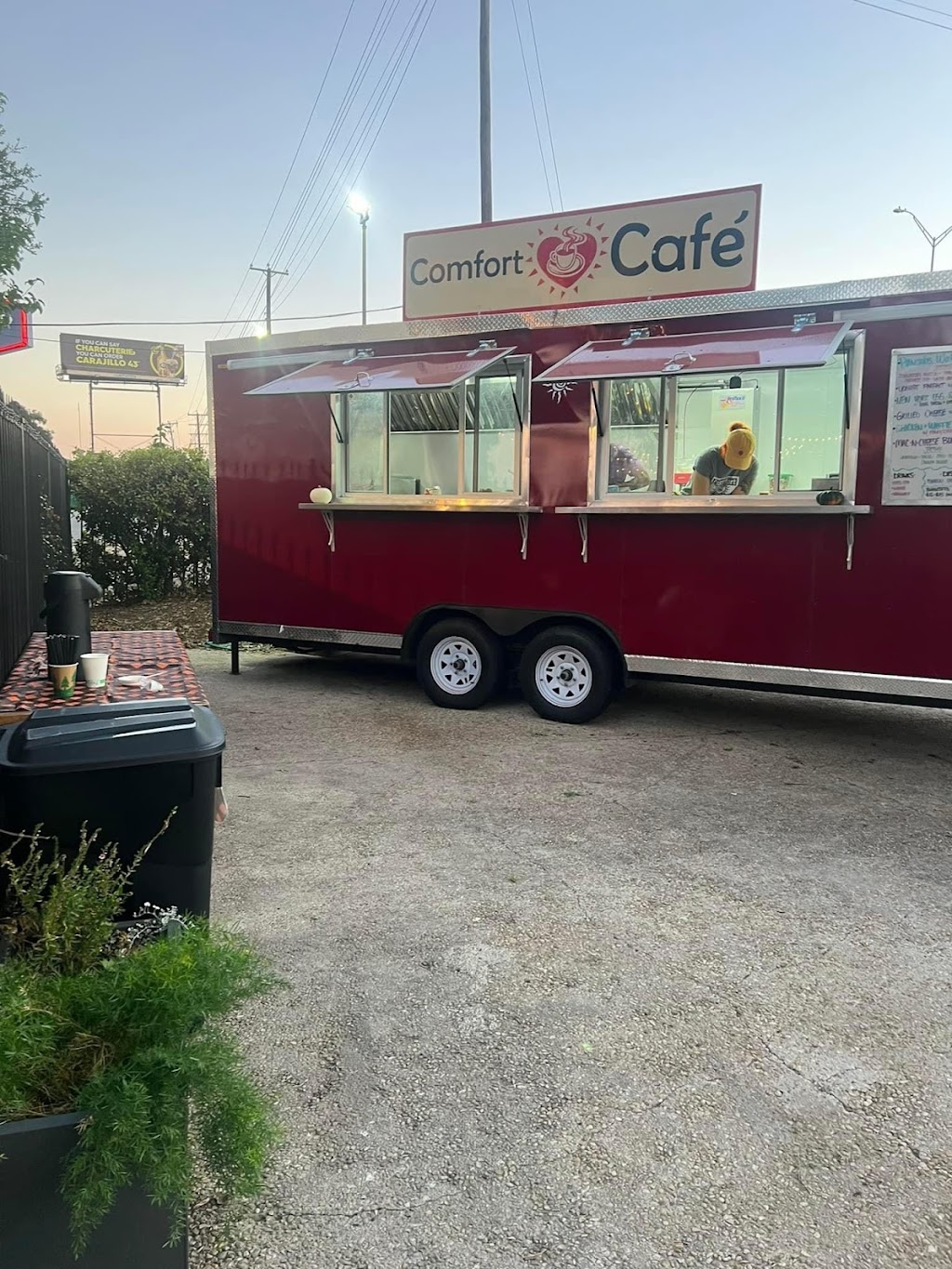 Comfort Cafe On The Go | restaurant | 121 Starr, San Antonio, TX 78202, USA | 5125818094 OR +1 512-581-8094