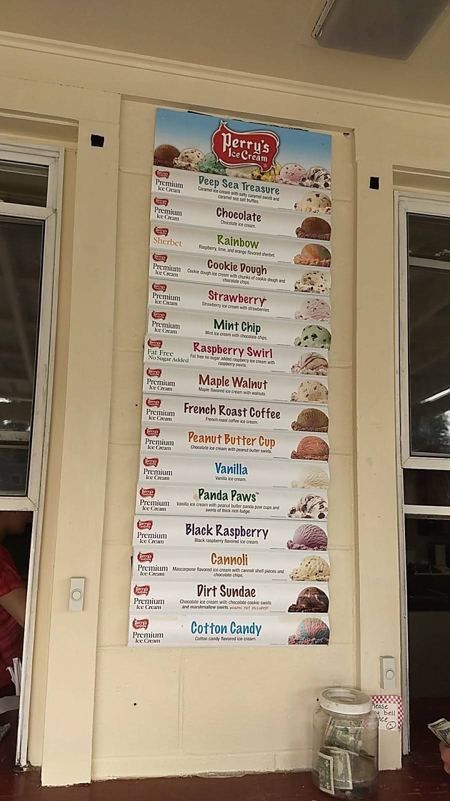 Red Door Dairy Store | restaurant | 661 US-20, West Winfield, NY 13491 | 3158223493 OR +1 315-822-3493