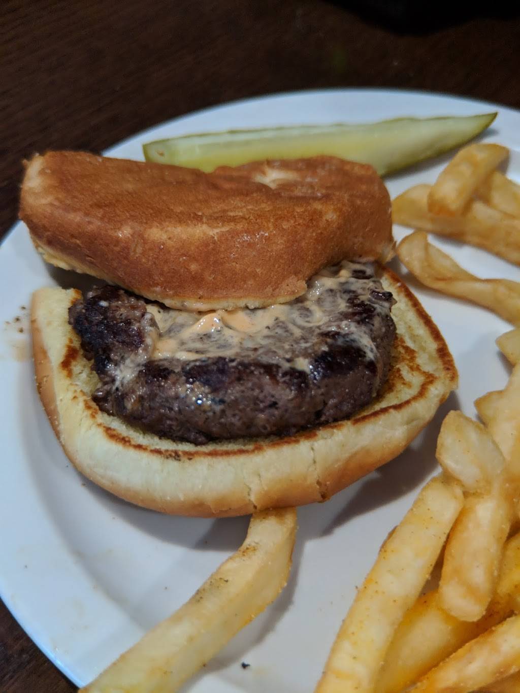 Legends Grille | restaurant | 1601 Willow Lawn Dr #840, Richmond, VA 23230, USA | 8045628043 OR +1 804-562-8043