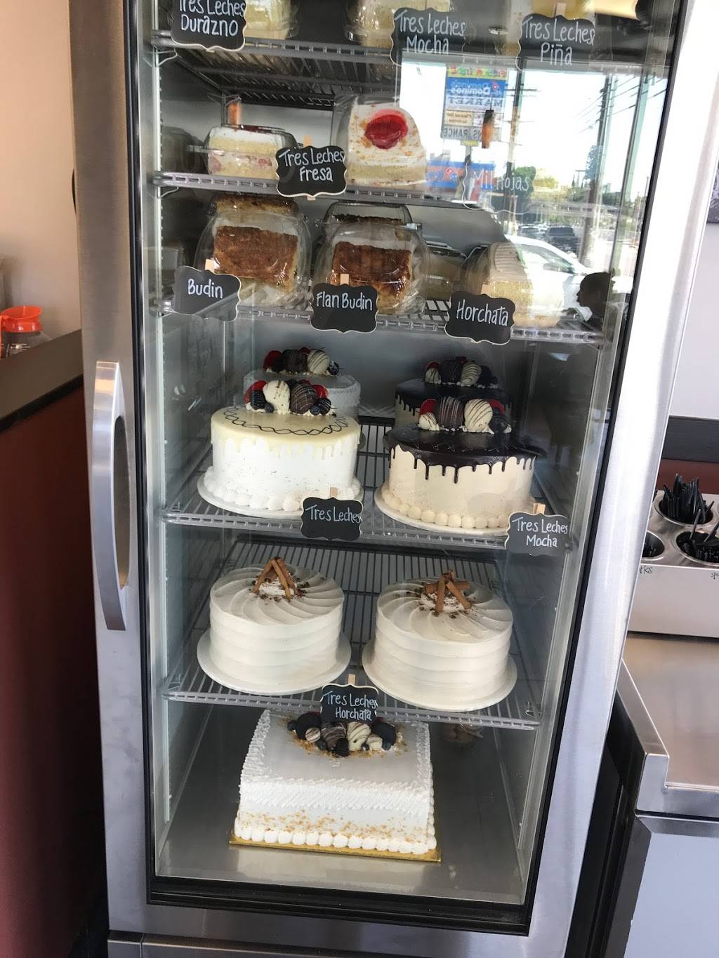 Carrusel Bakery | restaurant | 13923 Van Nuys Blvd, Arleta, CA 91331, USA | 8188967999 OR +1 818-896-7999